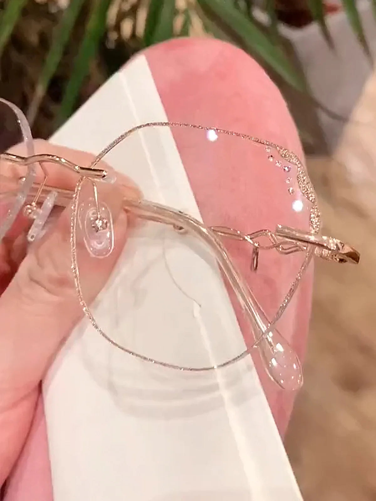 Diamond Rimmed Ultra-Light Glasses